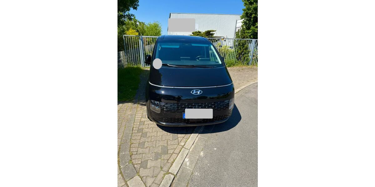 Hyundai STARIA 99.800 km 30.850 &euro; Düsseldorf 40227