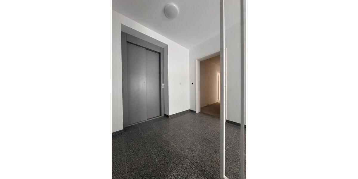 Etagenwohnung Duisburg Mittelmeiderich - 4 Zimmer, 93 m&sup2;, 1.150&euro; | Angebot:26250711