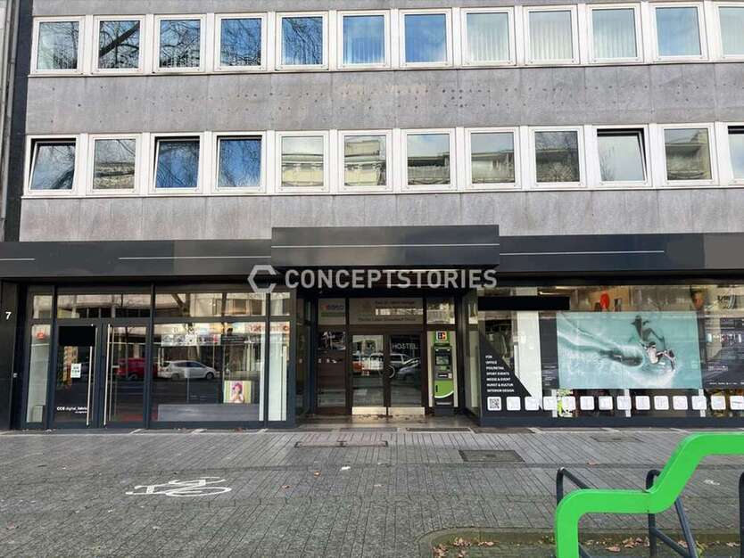 Einzelhandel in Düsseldorf 8.430 € 562 m²