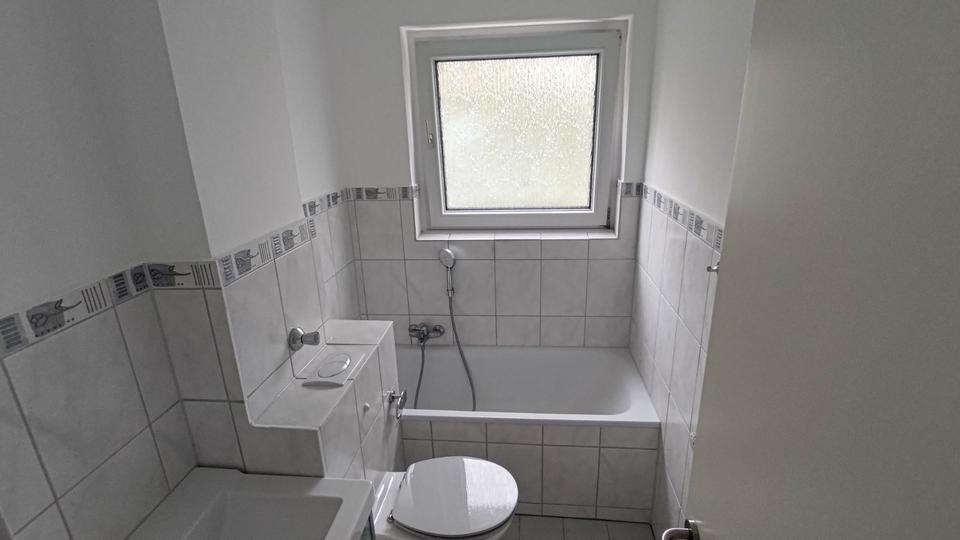 Etagenwohnung Oberhausen Schmachtendorf - 3 Zimmer, 68 m&sup2;, 748&euro; | Angebot:26250311