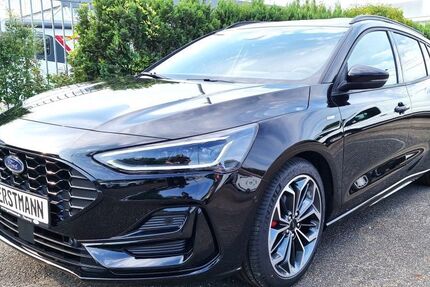 Ford Focus 13.800 km 31.480 € Düsseldorf 40589