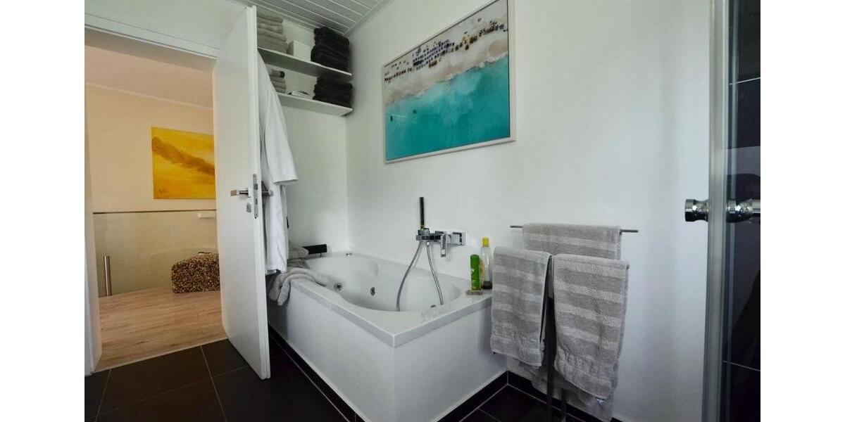 Ihr Traumhaus auf Zeit: Luxuriöses, vollständig möbliertes Einfamilienhaus mit 5 Zimmern und Garten 5 zimmer