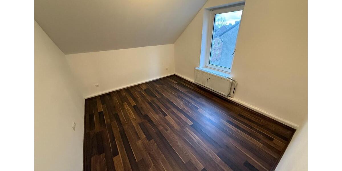 Dachgeschoßwohnung Gelsenkirchen Erle - 3.5 Zimmer, 75 m&sup2;, 600&euro; | Angebot:24658577