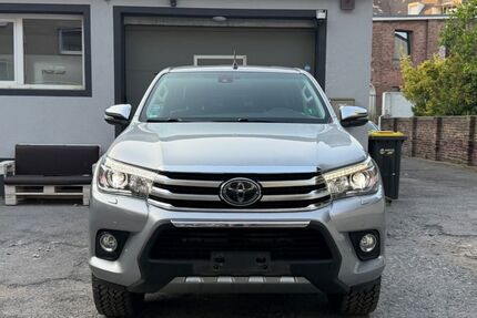 Toyota Hilux 181.000 km 28.890 &euro; Düsseldorf 40227