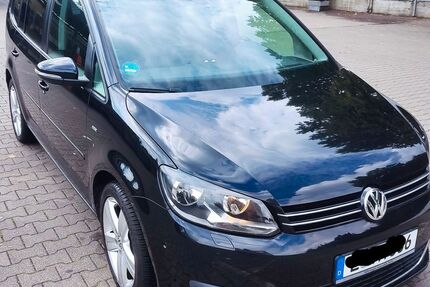 VW Touran 141.360 km 12.200 € Essen 45309