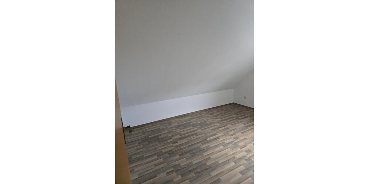 Dachgeschoßwohnung Duisburg Hochheide - 3 Zimmer, 58 m&sup2;, 590&euro; | Angebot:26206899