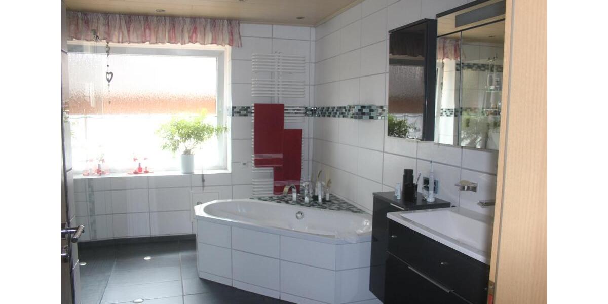 Erdgeschoßwohnung Gelsenkirchen Erle - 5 Zimmer, 180 m&sup2;, 209.000&euro; | Angebot:27002739