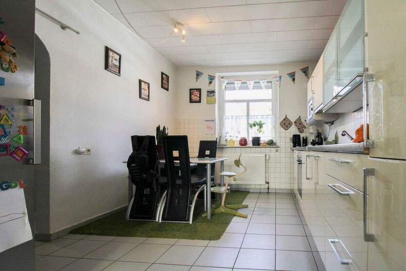 Richtig zuhause: Gepflegtes Reihenmittelhaus mit Garten in Citylage 3 zimmer