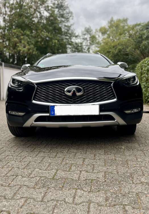 INFINITI QX30 92.000 km 20.000 € Neuss 41468