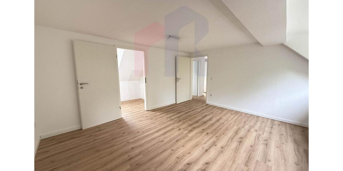 Dachgeschoßwohnung Duisburg Hamborn - 2.5 Zimmer, 56 m&sup2;, 600&euro; | Angebot:24695954
