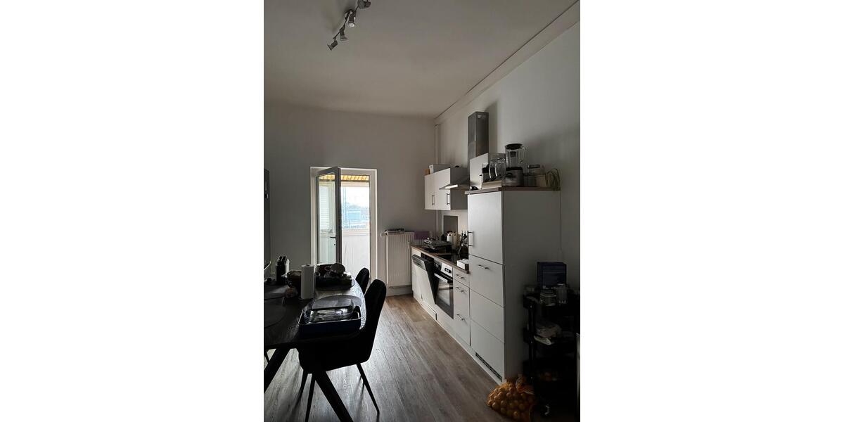 Etagenwohnung Düsseldorf Oberbilk - 1 Zimmer, 84 m&sup2;, 900&euro; | Angebot:24495233