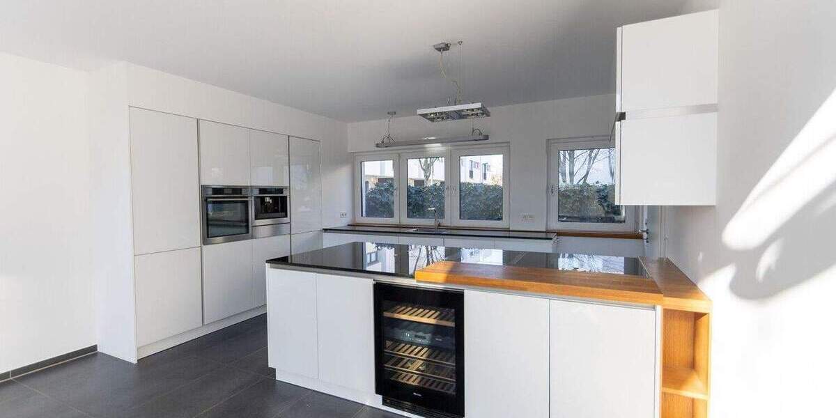 Etagenwohnung Neuss Stadionviertel - 4 Zimmer, 145 m&sup2;, 689.000&euro; | Angebot:25108551