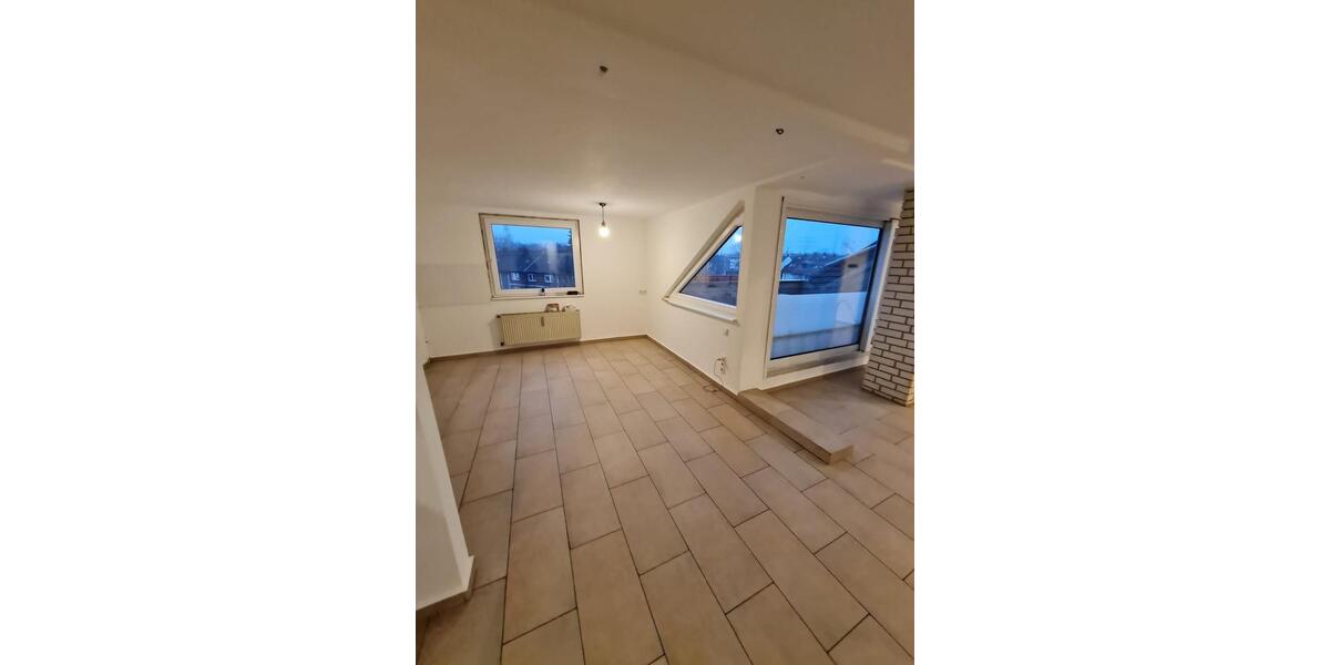 Dachgeschoßwohnung Duisburg Hamborn - 3 Zimmer, 93 m&sup2;, 950&euro; | Angebot:24612577