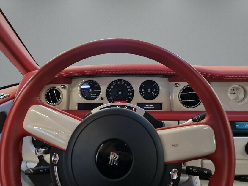 Rolls Royce Phantom Drophead Bespoke Spezial 21.800 km 195.000 € HAAN 42781