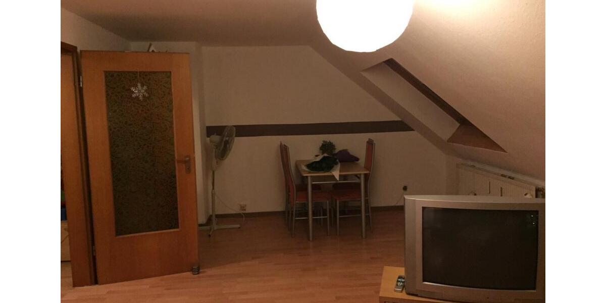 Dachgeschoßwohnung Duisburg Mittelmeiderich - 2 Zimmer, 50 m&sup2;, 450&euro; | Angebot:25025775