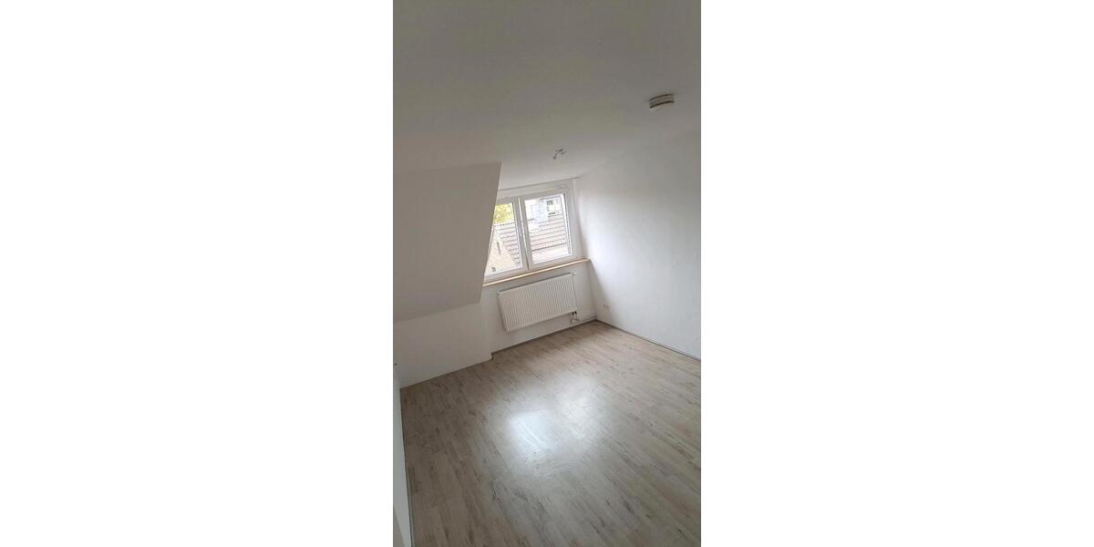 Dachgeschoßwohnung Duisburg Beeck - 2.5 Zimmer, 52 m&sup2;, 374&euro; | Angebot:26237076