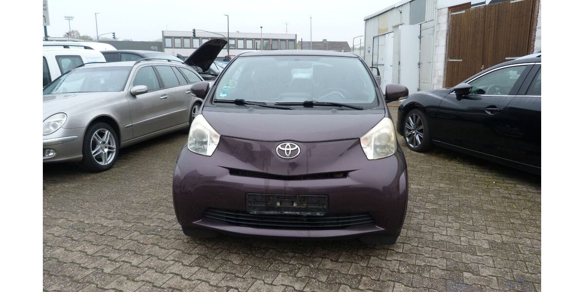 Toyota IQ 223.000 km 2.890 &euro; Düsseldorf 40599