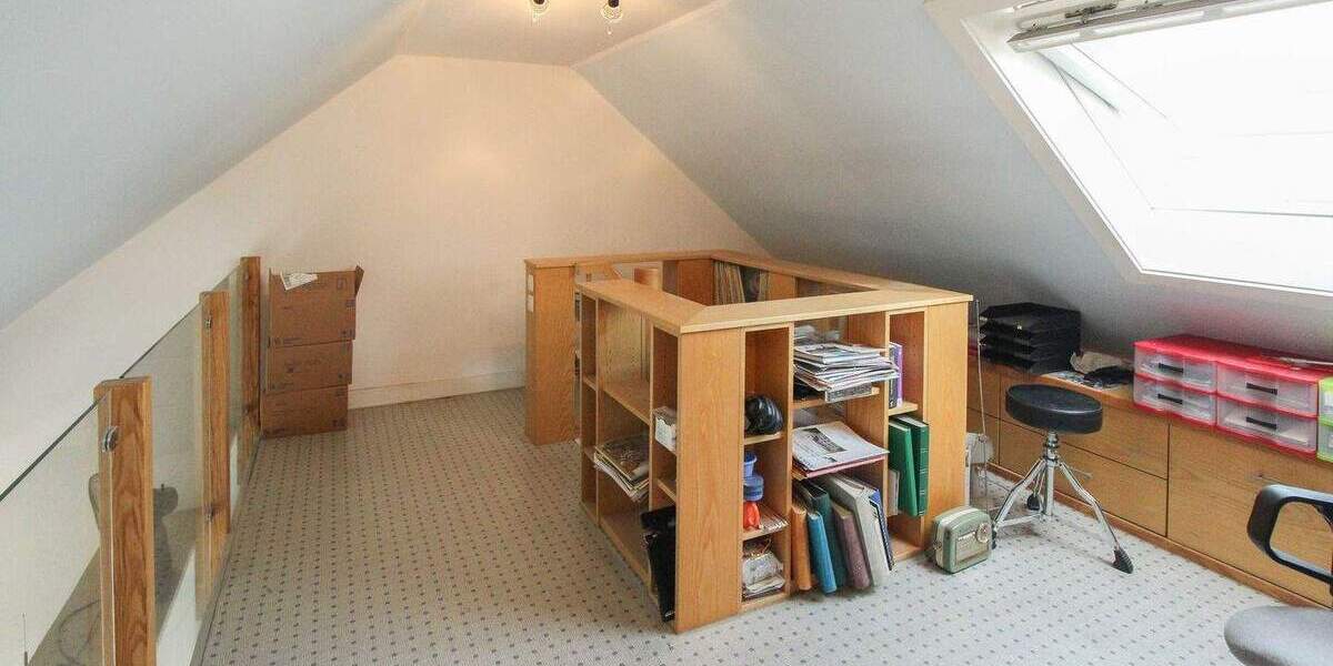 Reihenmittelhaus Neuss Stadionviertel - 6 Zimmer, 141 m&sup2;, 549.000&euro; | Angebot:25611828