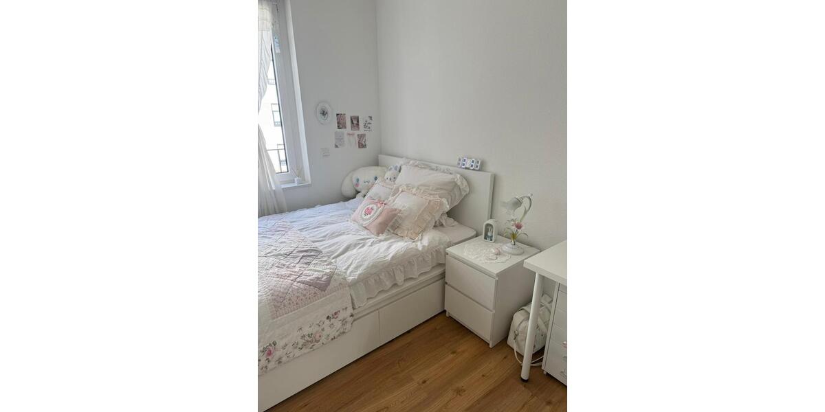 Etagenwohnung Düsseldorf Pempelfort - 4 Zimmer, 105 m&sup2;, 1.706&euro; | Angebot:25409535