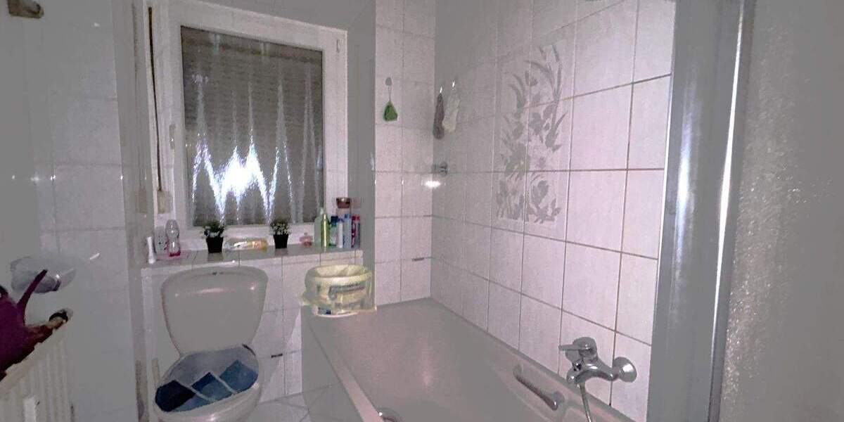 Etagenwohnung Duisburg Untermeiderich - 3 Zimmer, 82 m&sup2;, 129.000&euro; | Angebot:24793810