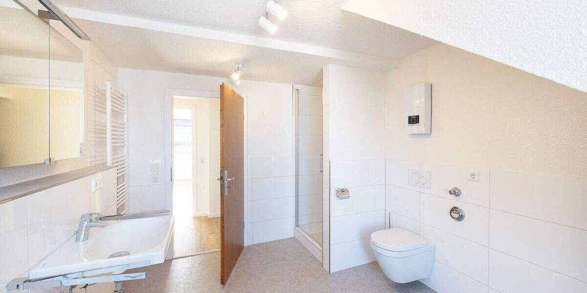 Etagenwohnung Düsseldorf Flingern Nord - 2 Zimmer, 82 m&sup2;, 1.360&euro; | Angebot:25318712