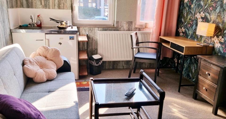 Möbliertes Apartment mit Bad und PKW Stellplatz