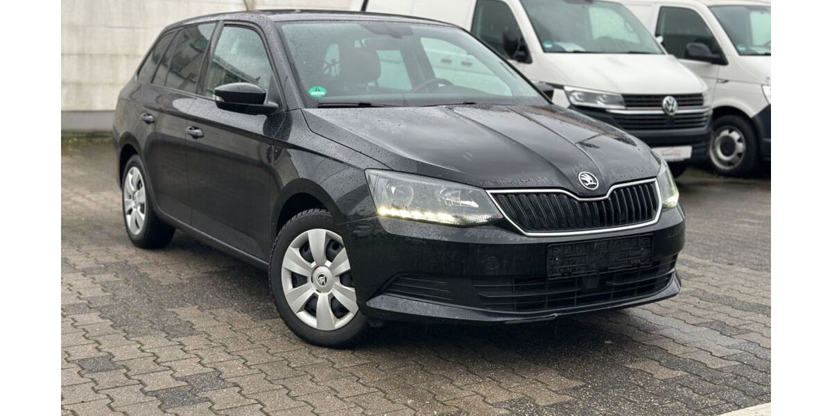 Skoda Fabia 144.564 km 8.490 &euro; Düsseldorf 40235