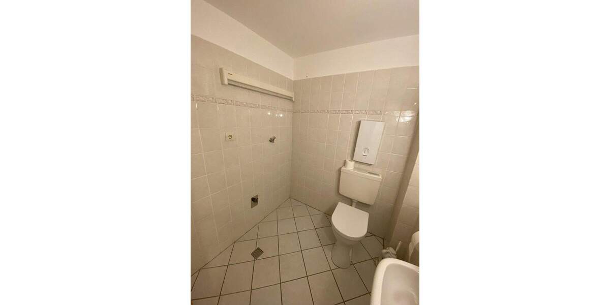 Erdgeschosswohnung in Düsseldorf-Wersten mit Tiefgaragenstellplatz & Garten mit Spielplatz 3 zimmer