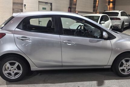 Mazda 2 89.953 km 7.400 &euro; Voerde 46562
